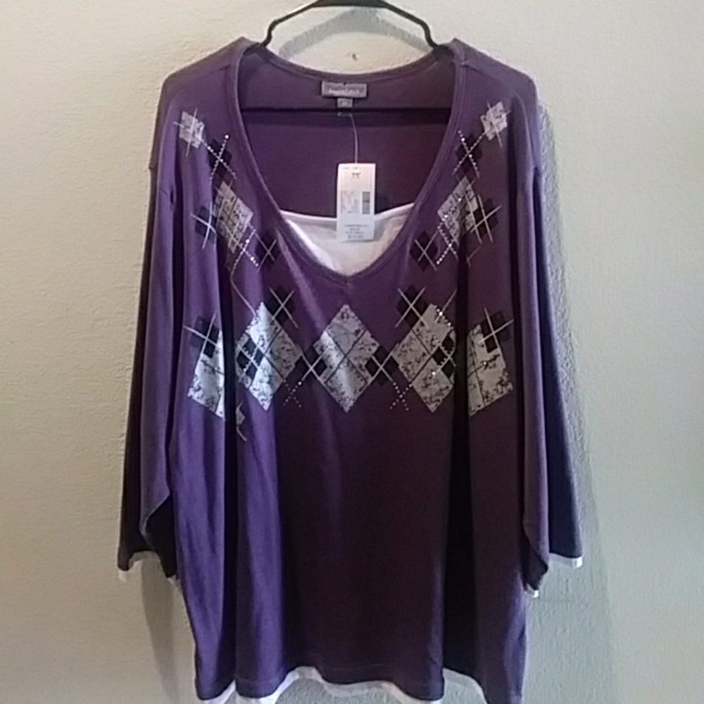 NEW Woman's ESSENTIALS. 2X top